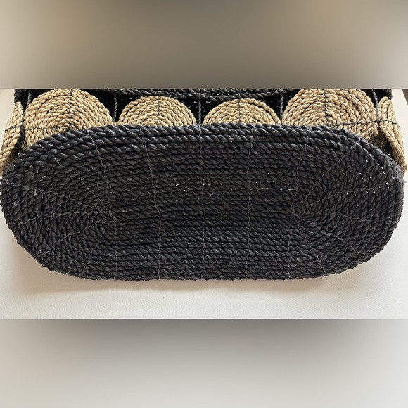 BRAND NEW NEVER USED BLACK/CHARCOAL GREY AND NATURAL STRAW TOTE BAG - Picture 5 of 5